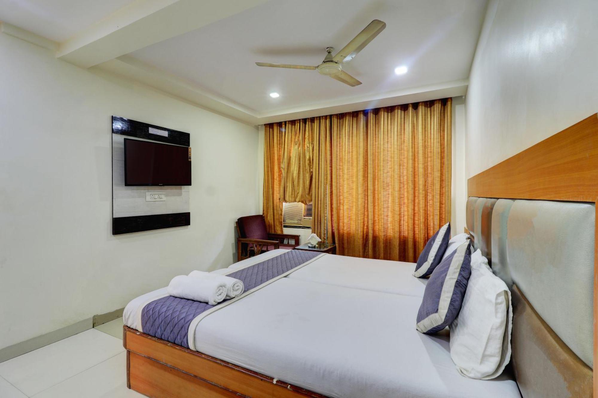 Hotel New Sarovar Grand Panvel Exteriér fotografie