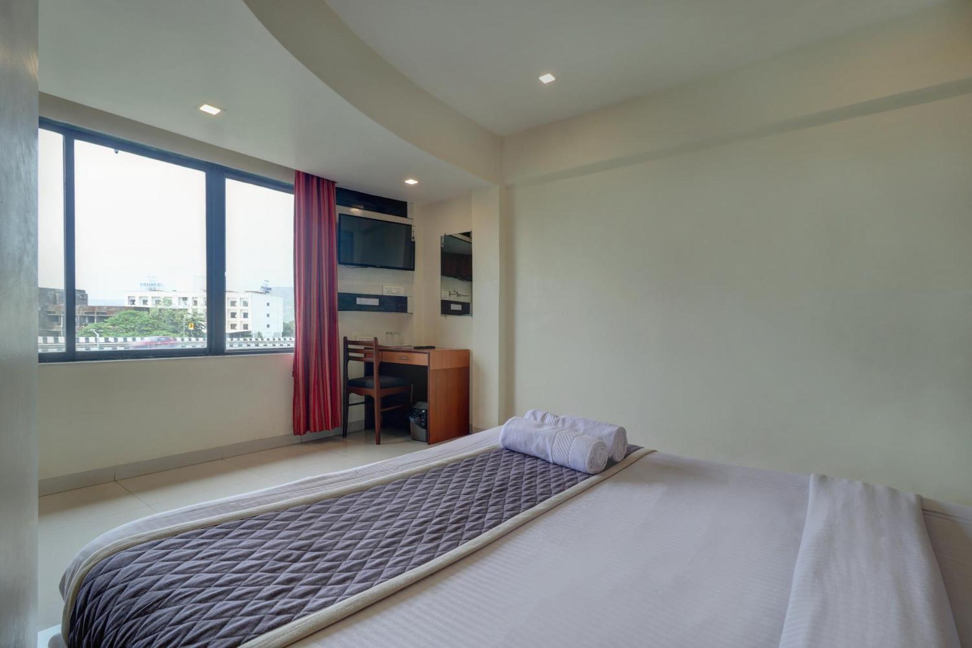 Hotel New Sarovar Grand Panvel Exteriér fotografie