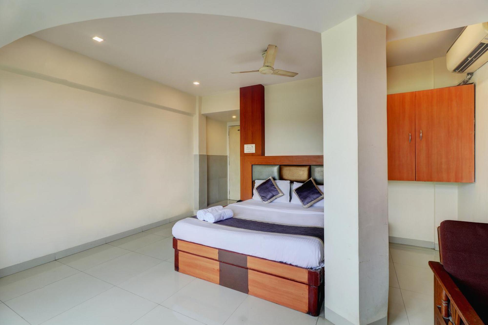 Hotel New Sarovar Grand Panvel Exteriér fotografie