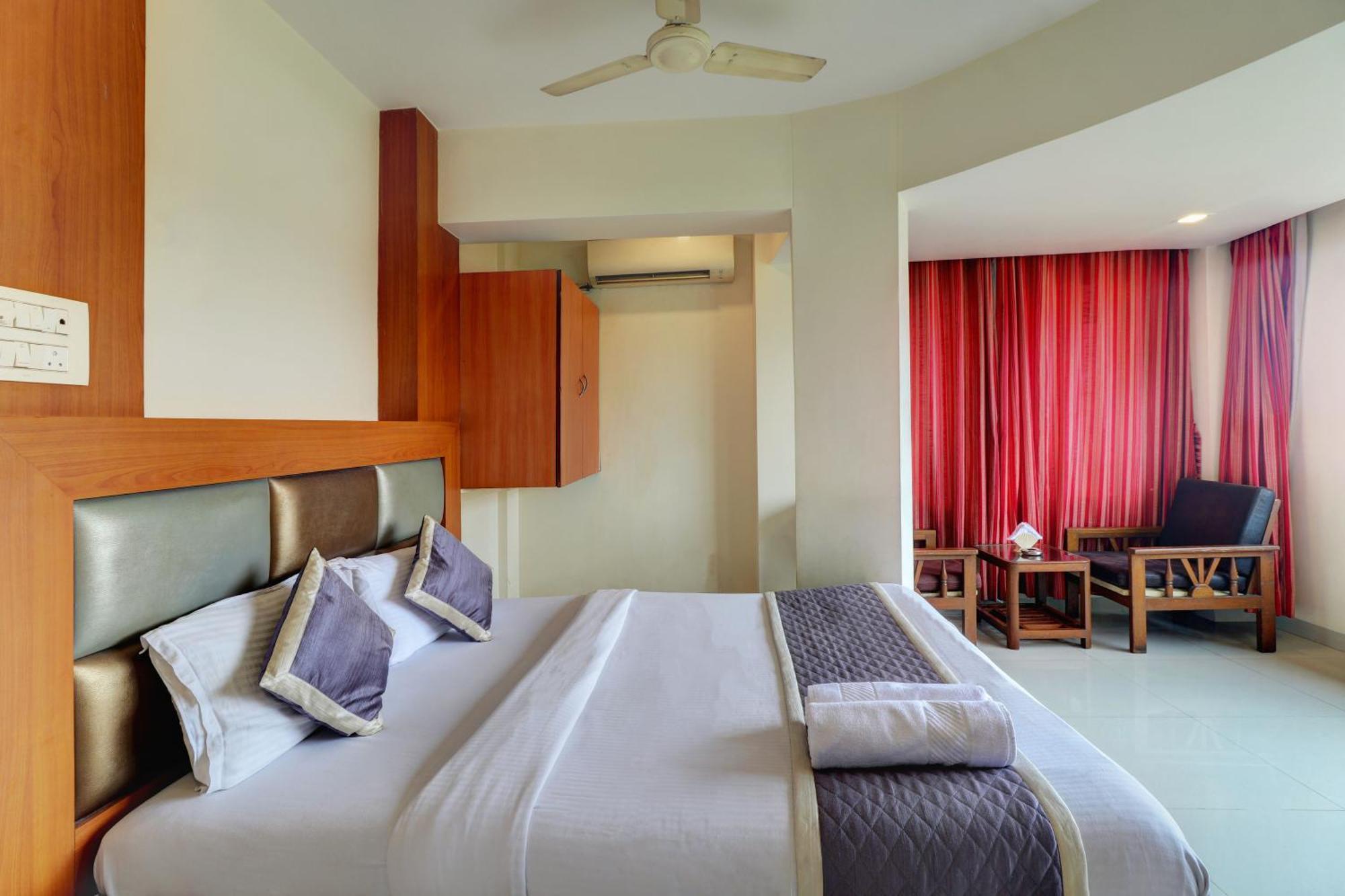 Hotel New Sarovar Grand Panvel Exteriér fotografie