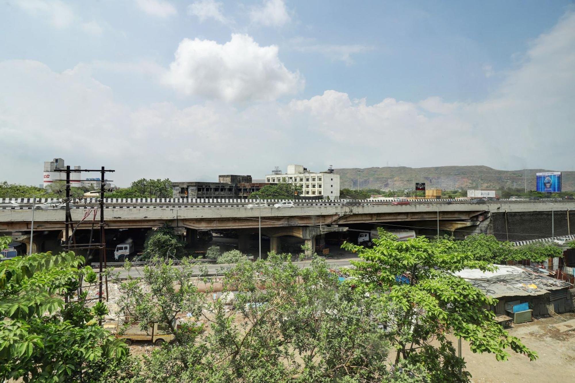 Hotel New Sarovar Grand Panvel Exteriér fotografie